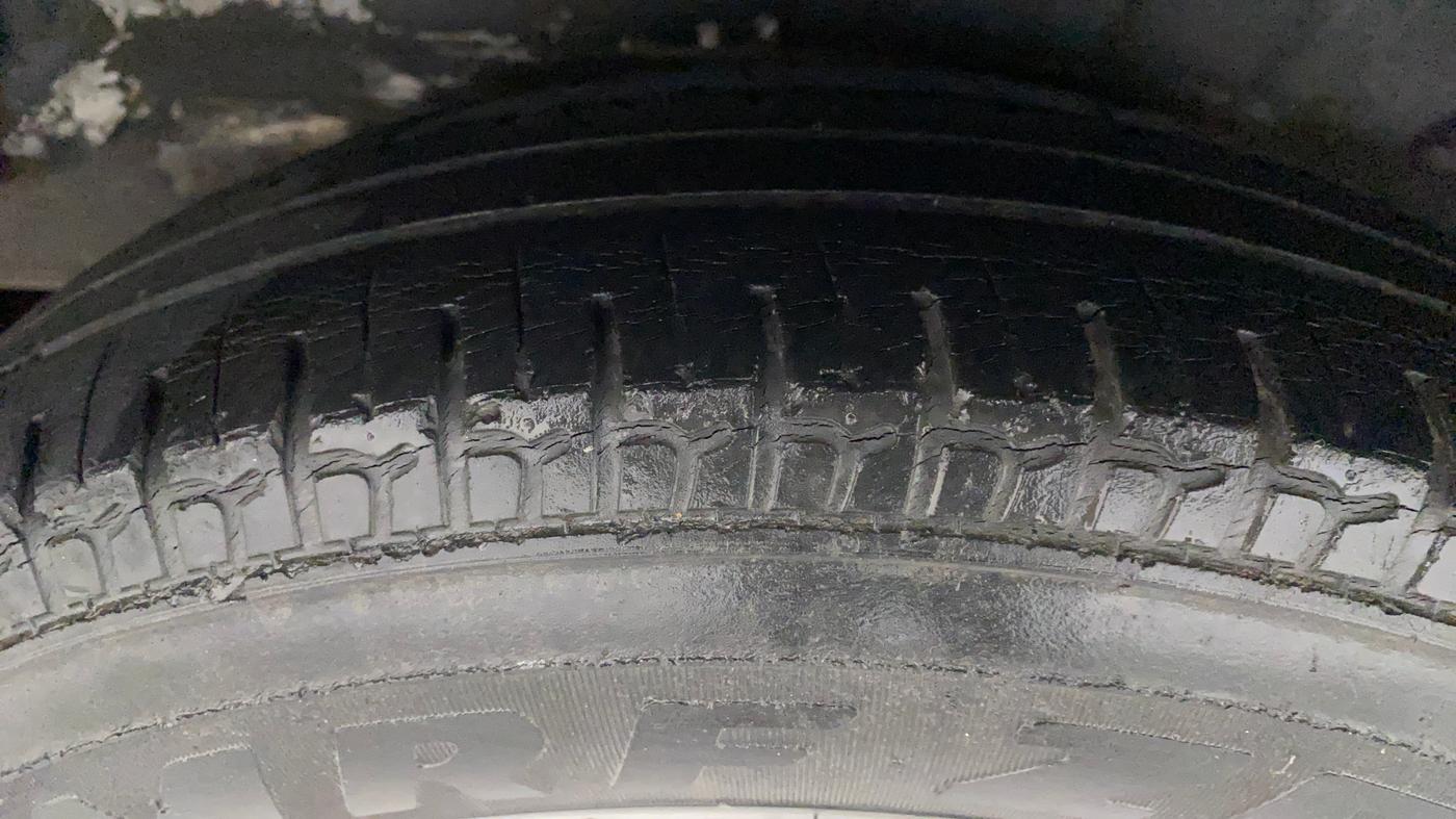 2014 Hyundai i10 MAGNA 1.1, Petrol, Manual, 38,056 km, Right Rear Tyre Tread