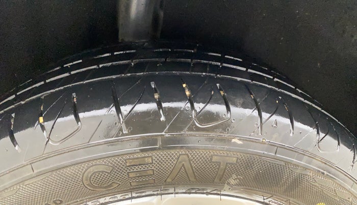 2015 Ford Ecosport TITANIUM 1.5L DIESEL, Diesel, Manual, 88,883 km, Right Rear Tyre Tread