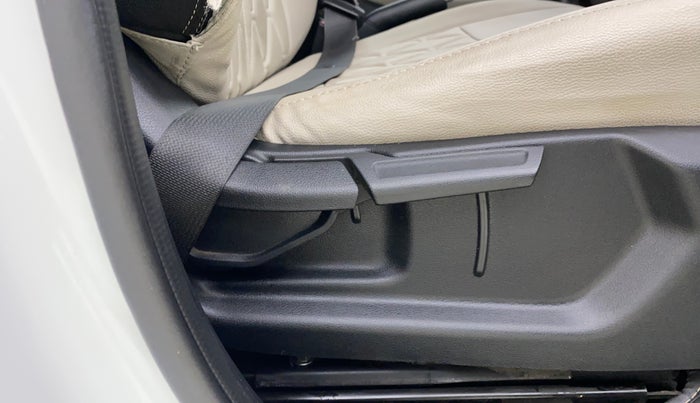 2024 Hyundai VENUE SX 1.2 PETROL, Petrol, Manual, 55,647 km, Driver Side Adjustment Panel