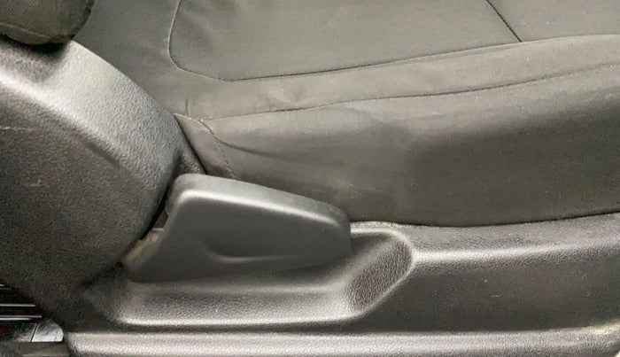 2018 Renault Kwid RXL 1.0, Petrol, Manual, 44,938 km, Driver Side Adjustment Panel