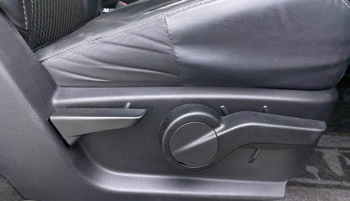 2021 Mahindra Thar LX  P 4WD AT CONVERTIBLE, Petrol, Automatic, 12,421 km, Driver Side Adjustment Panel
