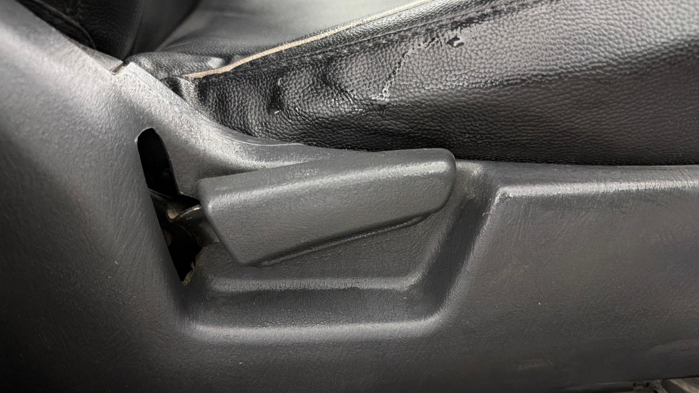 2015 Maruti Alto K10 VXI, Petrol, Manual, 28,086 km, Driver Side Adjustment Panel