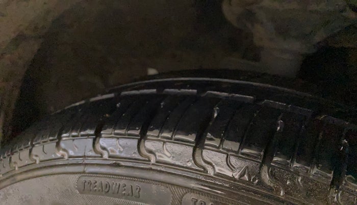 2017 Maruti Celerio VXI AMT (O), Petrol, Automatic, 98,108 km, Right Front Tyre Tread