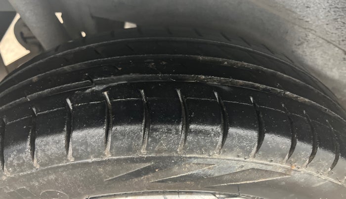 2016 Maruti Wagon R 1.0 VXI AMT, Petrol, Automatic, 88,149 km, Right Rear Tyre Tread