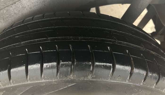 2016 Maruti Wagon R 1.0 VXI AMT, Petrol, Automatic, 88,149 km, Left Rear Tyre Tread