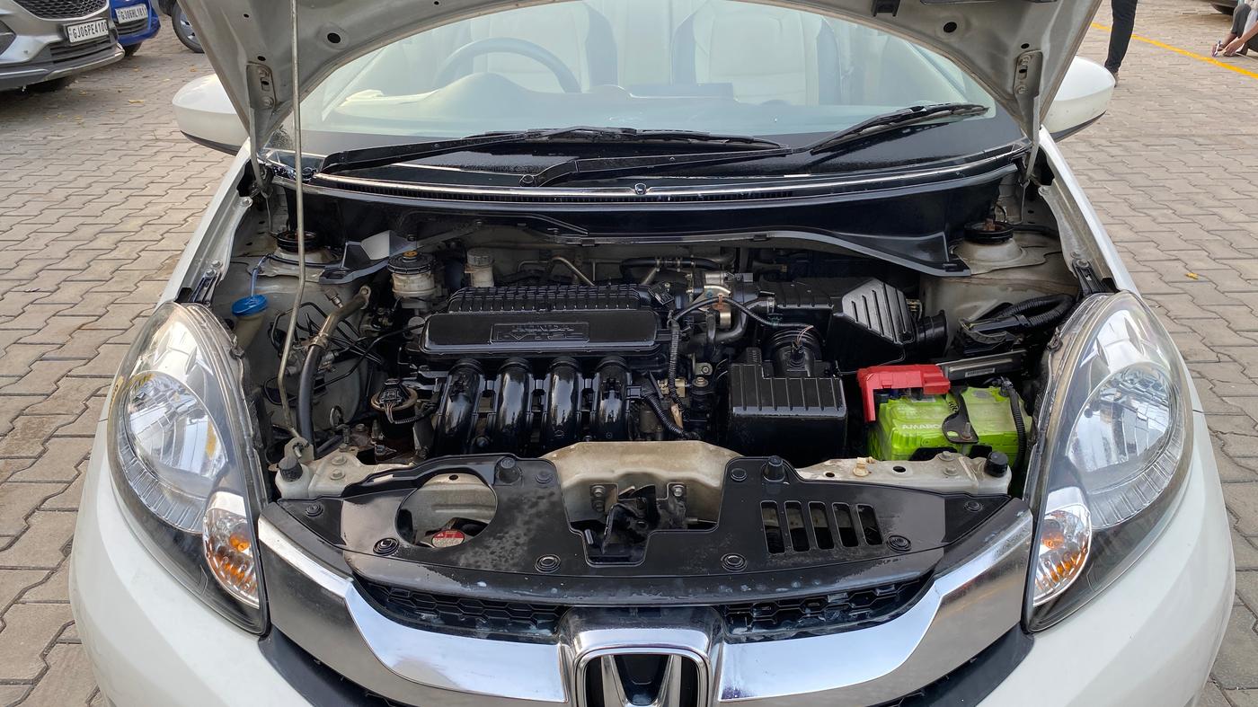 2015 Honda Mobilio 1.5L I-VTEC S, Petrol, Manual, 88,773 km, Engine View