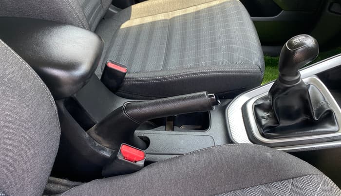 2020 KIA SONET HTE 1.2, Petrol, Manual, 57,816 km, Gear Lever