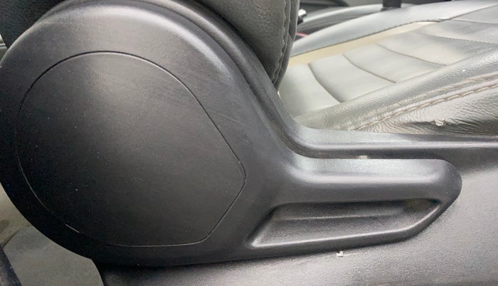 2020 Tata Tiago XT 1.2 REVOTRON, Petrol, Manual, 80,552 km, Driver Side Adjustment Panel