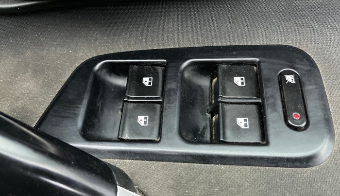 2019 Tata Harrier XT 2.0L KRYOTEC, Diesel, Manual, 64,984 km, Driver Side Door Panels Control