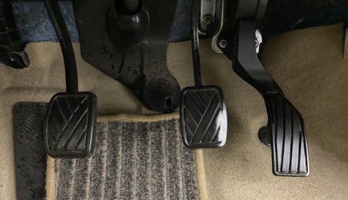 2015 Maruti Ciaz VXI, Petrol, Manual, 72,566 km, Pedals