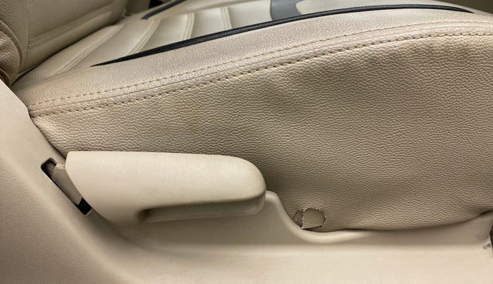 2015 Maruti Ciaz VXI, Petrol, Manual, 72,566 km, Driver Side Adjustment Panel