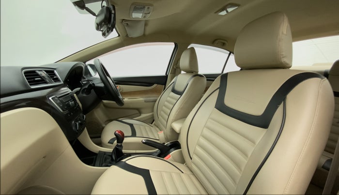 2015 Maruti Ciaz VXI, Petrol, Manual, 72,566 km, Right Side Front Door Cabin