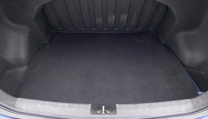 2014 Hyundai Xcent SX 1.2 OPT, Petrol, Manual, 72,594 km, Boot Inside