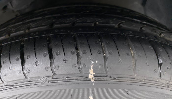 2014 Hyundai Xcent SX 1.2 OPT, Petrol, Manual, 72,594 km, Right Front Tyre Tread