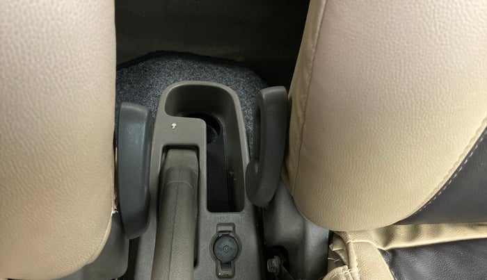 2013 Hyundai i10 MAGNA 1.2, Petrol, Manual, 73,535 km, Driver Side Adjustment Panel