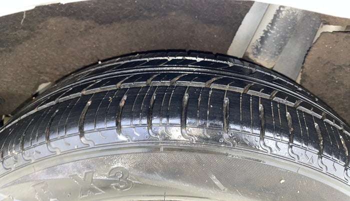 2015 Maruti Baleno DELTA PETROL 1.2, Petrol, Manual, 68,782 km, Left Rear Tyre Tread