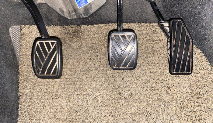 2015 Maruti Baleno DELTA PETROL 1.2, Petrol, Manual, 68,782 km, Pedals