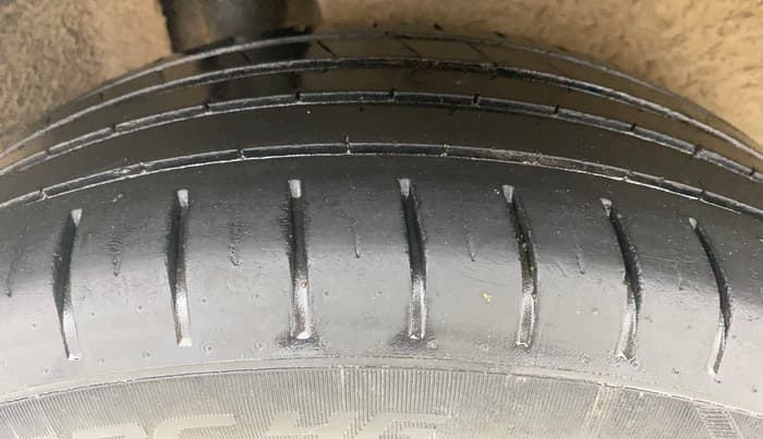 2021 Maruti Baleno ZETA PETROL 1.2, CNG, Manual, 47,170 km, Right Rear Tyre Tread