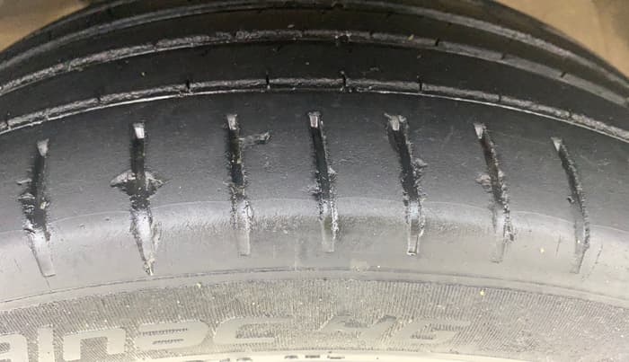 2021 Maruti Baleno ZETA PETROL 1.2, CNG, Manual, 47,170 km, Left Front Tyre Tread