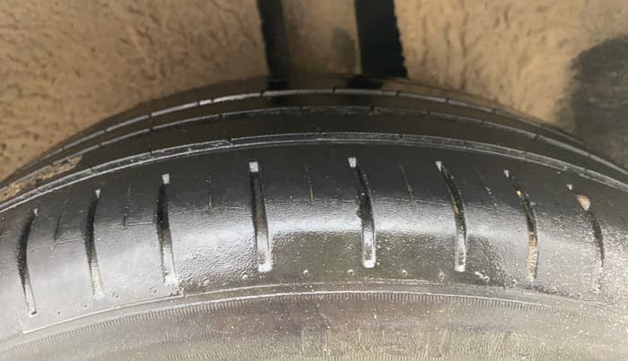 2021 Maruti Baleno ZETA PETROL 1.2, CNG, Manual, 47,170 km, Left Rear Tyre Tread