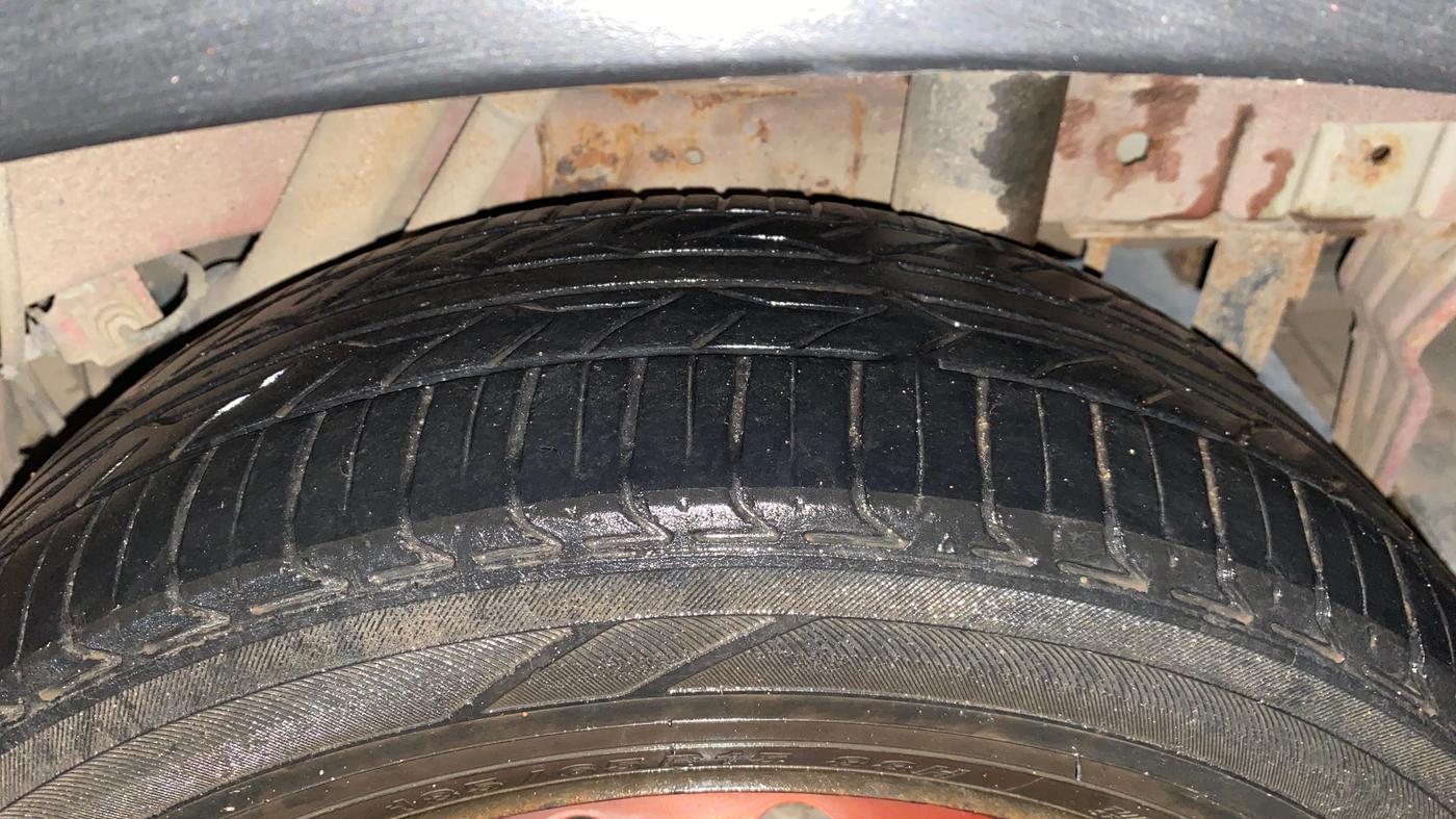 2017 Mahindra KUV 100 NXT K6+ D 6 STR, Diesel, Manual, 79,000 km, Left Rear Tyre Tread