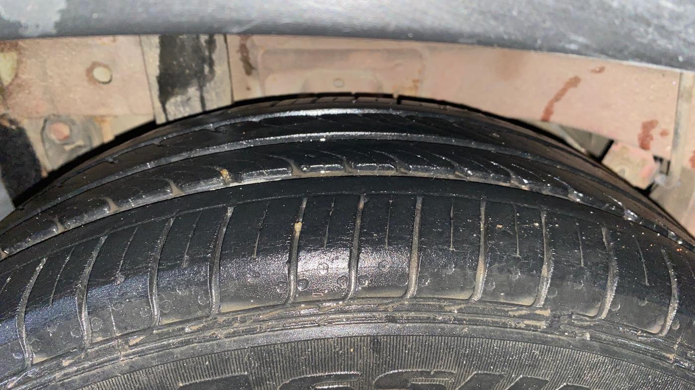 2017 Mahindra KUV 100 NXT K6+ D 6 STR, Diesel, Manual, 79,000 km, Right Rear Tyre Tread