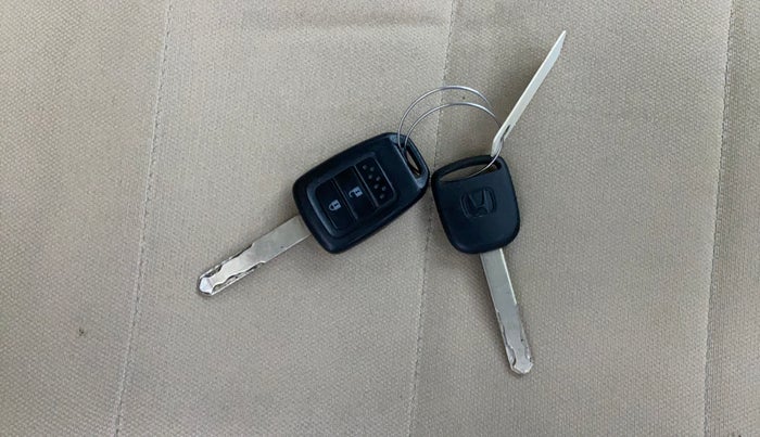 2017 Honda Jazz 1.2L I-VTEC V AT, Petrol, Automatic, 51,476 km, Key Close Up