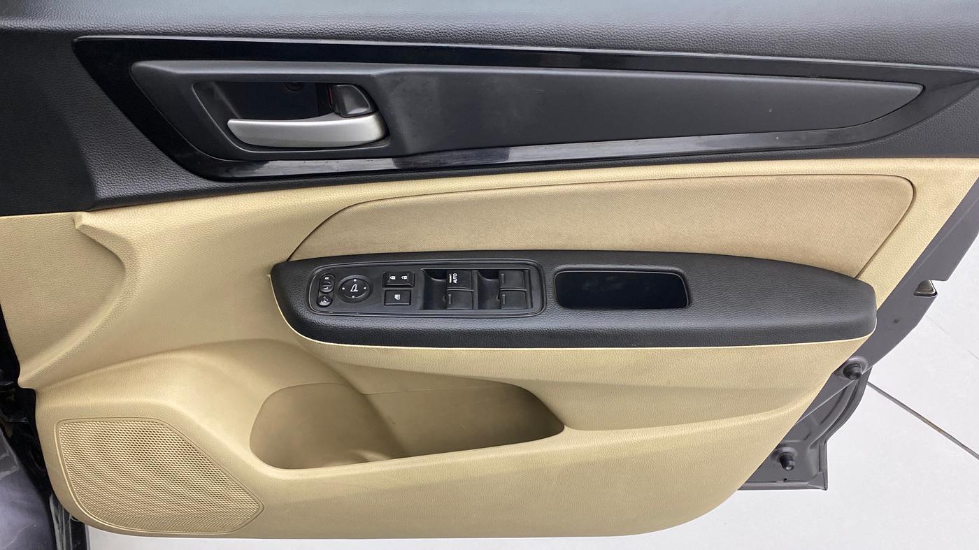 2018 Honda Amaze 1.2L I-VTEC S, Petrol, Manual, 41,319 km, Driver Side Door Panels Control