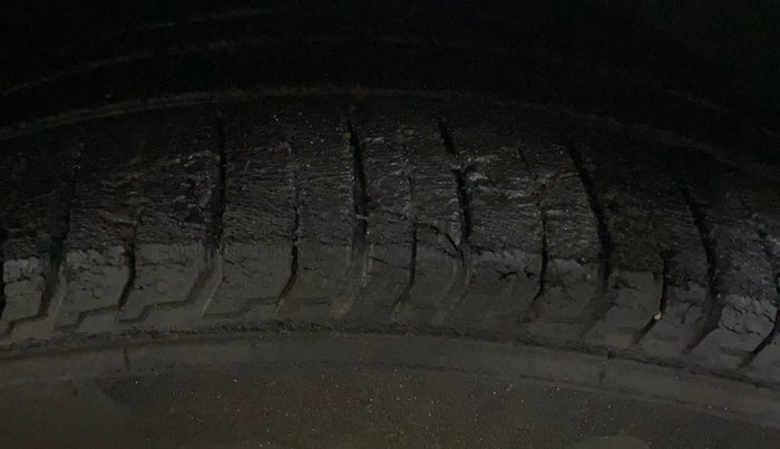 2021 Hyundai NEW I20 ASTA 1.0 TURBO DCT DUAL TONE, Petrol, Automatic, 45,985 km, Right Front Tyre Tread