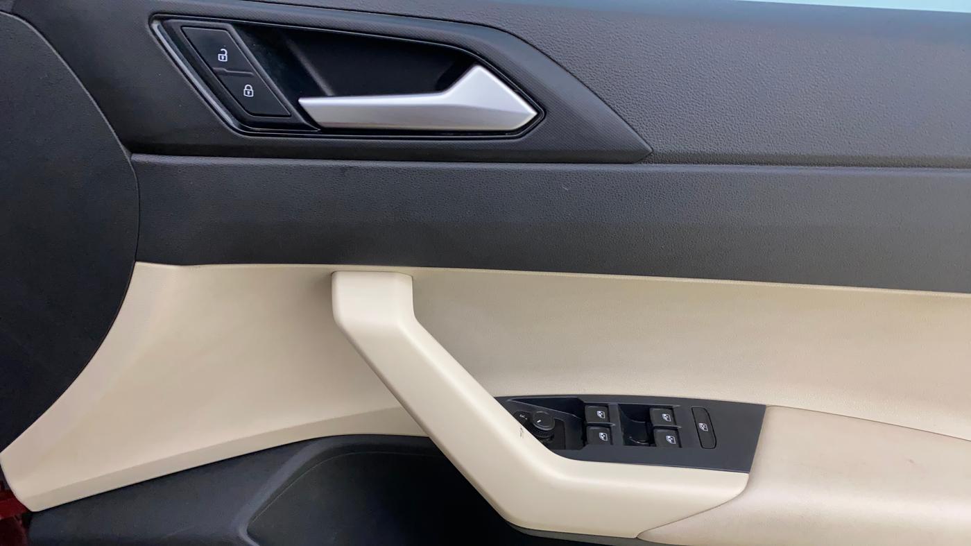 2022 Volkswagen VIRTUS COMFORTLINE TSI 1.0 MT, Petrol, Manual, 25,625 km, Driver Side Door Panels Control