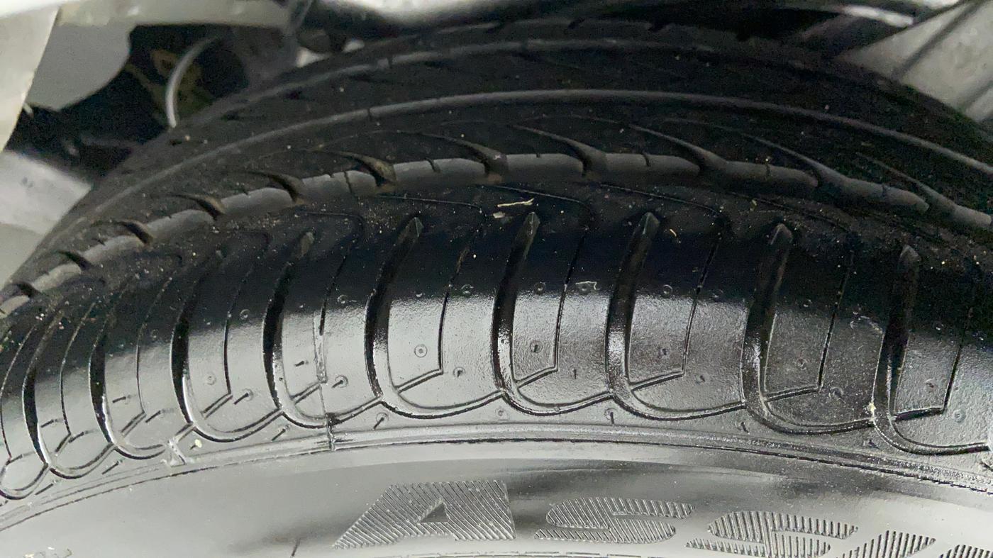 2013 Honda Amaze 1.5 EMT I DTEC, Diesel, Manual, Left Rear Tyre Tread