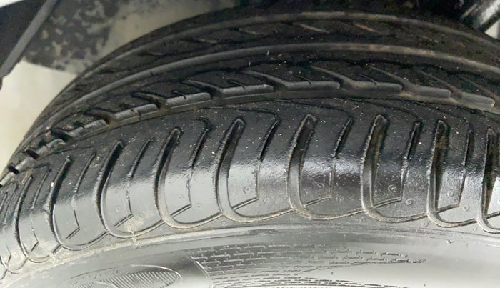 2013 Honda Amaze 1.5 EMT I DTEC, Diesel, Manual, Left Front Tyre Tread