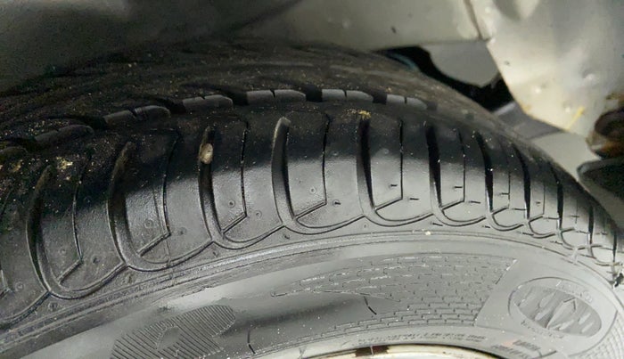 2013 Honda Amaze 1.5 EMT I DTEC, Diesel, Manual, Right Rear Tyre Tread