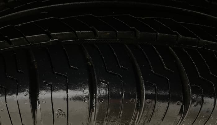 2016 Maruti Swift Dzire ZXI, Petrol, Manual, 49,600 km, Right Front Tyre Tread