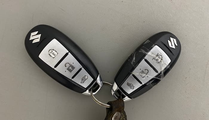 2016 Maruti Swift Dzire ZXI, Petrol, Manual, 49,600 km, Key Close Up