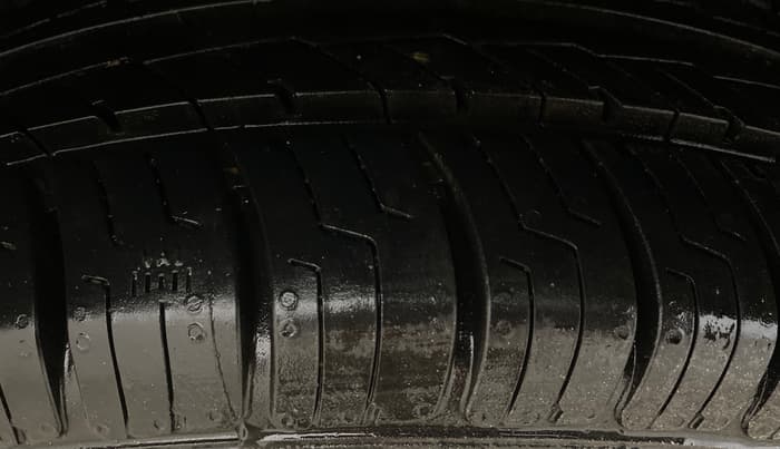 2016 Maruti Swift Dzire ZXI, Petrol, Manual, 49,600 km, Right Rear Tyre Tread