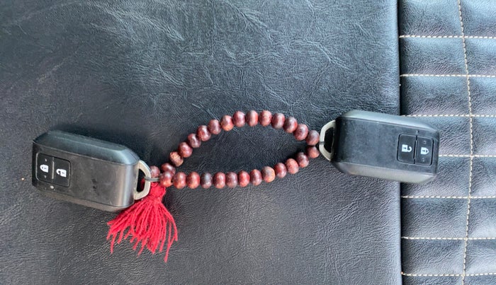 2019 Toyota Glanza V CVT, Petrol, Automatic, 73,903 km, Key Close Up