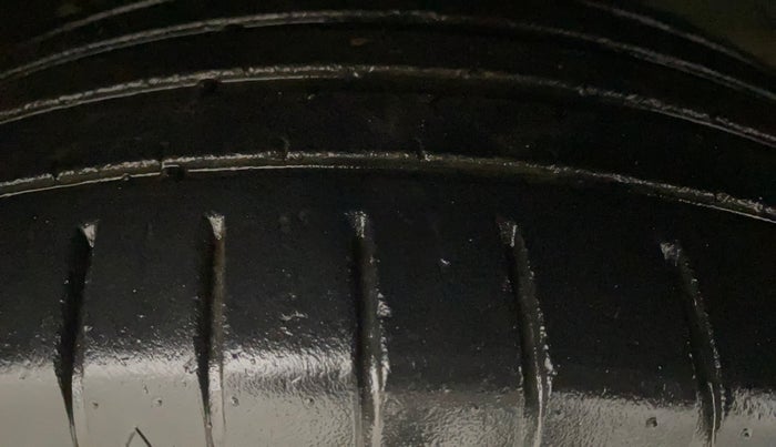 2019 Toyota Glanza V CVT, Petrol, Automatic, 73,903 km, Right Front Tyre Tread