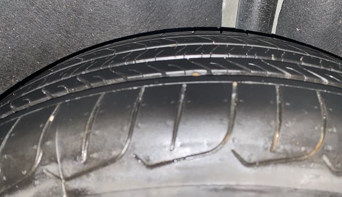 2014 Ford Ecosport TITANIUM 1.5L PETROL AT, Petrol, Automatic, 74,697 km, Left Rear Tyre Tread