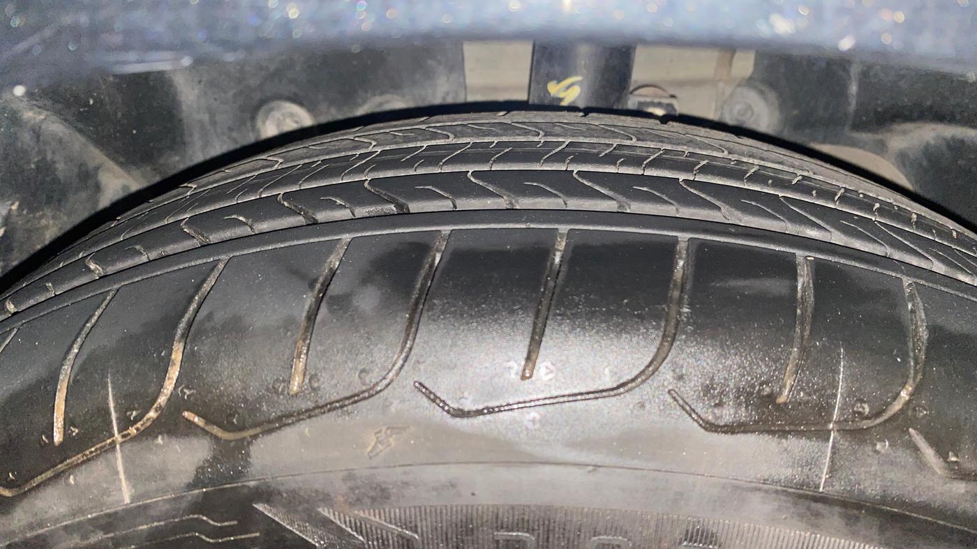 2014 Ford Ecosport TITANIUM 1.5L PETROL AT, Petrol, Automatic, 74,800 km, Left Front Tyre Tread