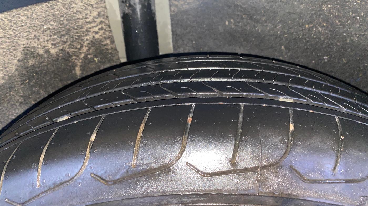 2014 Ford Ecosport TITANIUM 1.5L PETROL AT, Petrol, Automatic, 74,800 km, Right Rear Tyre Tread