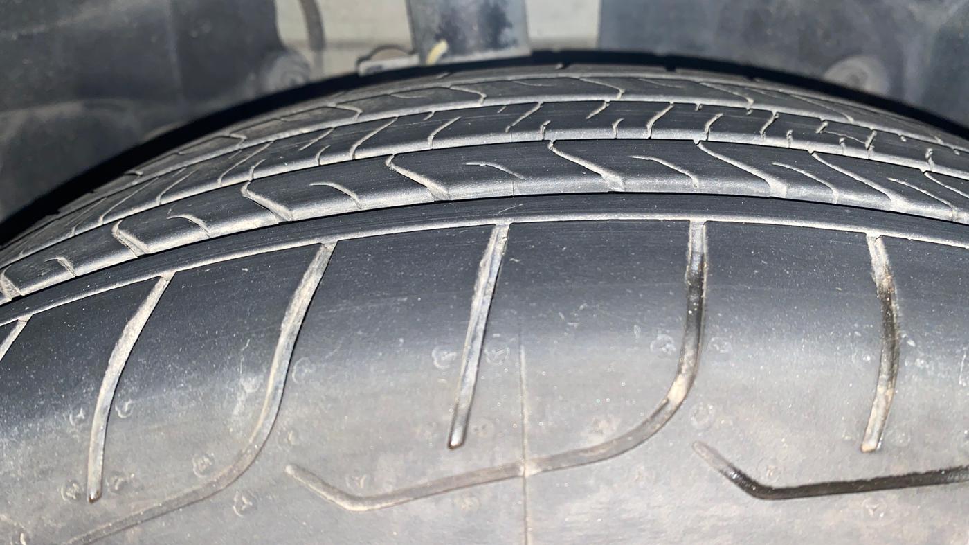 2014 Ford Ecosport TITANIUM 1.5L PETROL AT, Petrol, Automatic, 74,800 km, Right Front Tyre Tread
