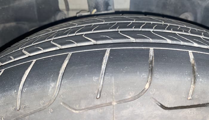 2014 Ford Ecosport TITANIUM 1.5L PETROL AT, Petrol, Automatic, 74,697 km, Right Front Tyre Tread