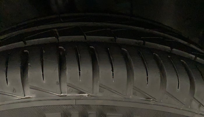 2023 Renault Kwid CLIMBER AMT 1.0, Petrol, Automatic, 4,634 km, Left Front Tyre Tread