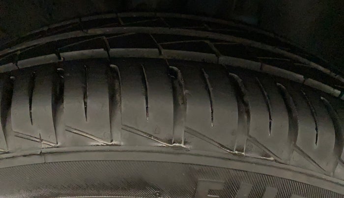 2023 Renault Kwid CLIMBER AMT 1.0, Petrol, Automatic, 4,634 km, Left Rear Tyre Tread