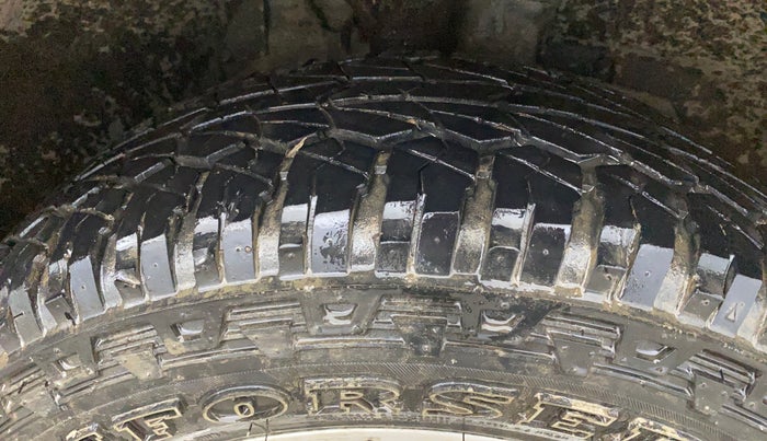 2016 Mahindra XUV500 W10 1.99, Diesel, Manual, 53,060 km, Right Front Tyre Tread