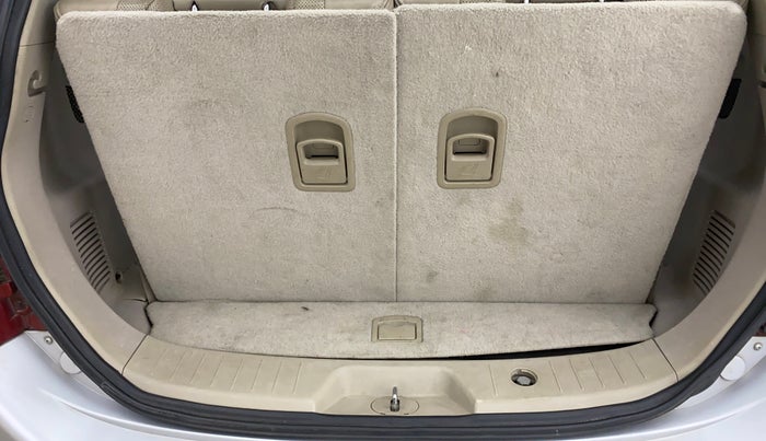 2016 Mahindra XUV500 W10 1.99, Diesel, Manual, 53,060 km, Boot Inside