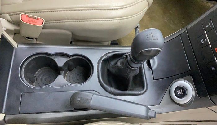 2016 Mahindra XUV500 W10 1.99, Diesel, Manual, 53,060 km, Gear Lever