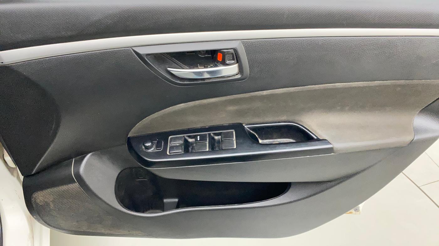 2015 Maruti Swift VXI, Petrol, Manual, 64,703 km, Driver Side Door Panels Control