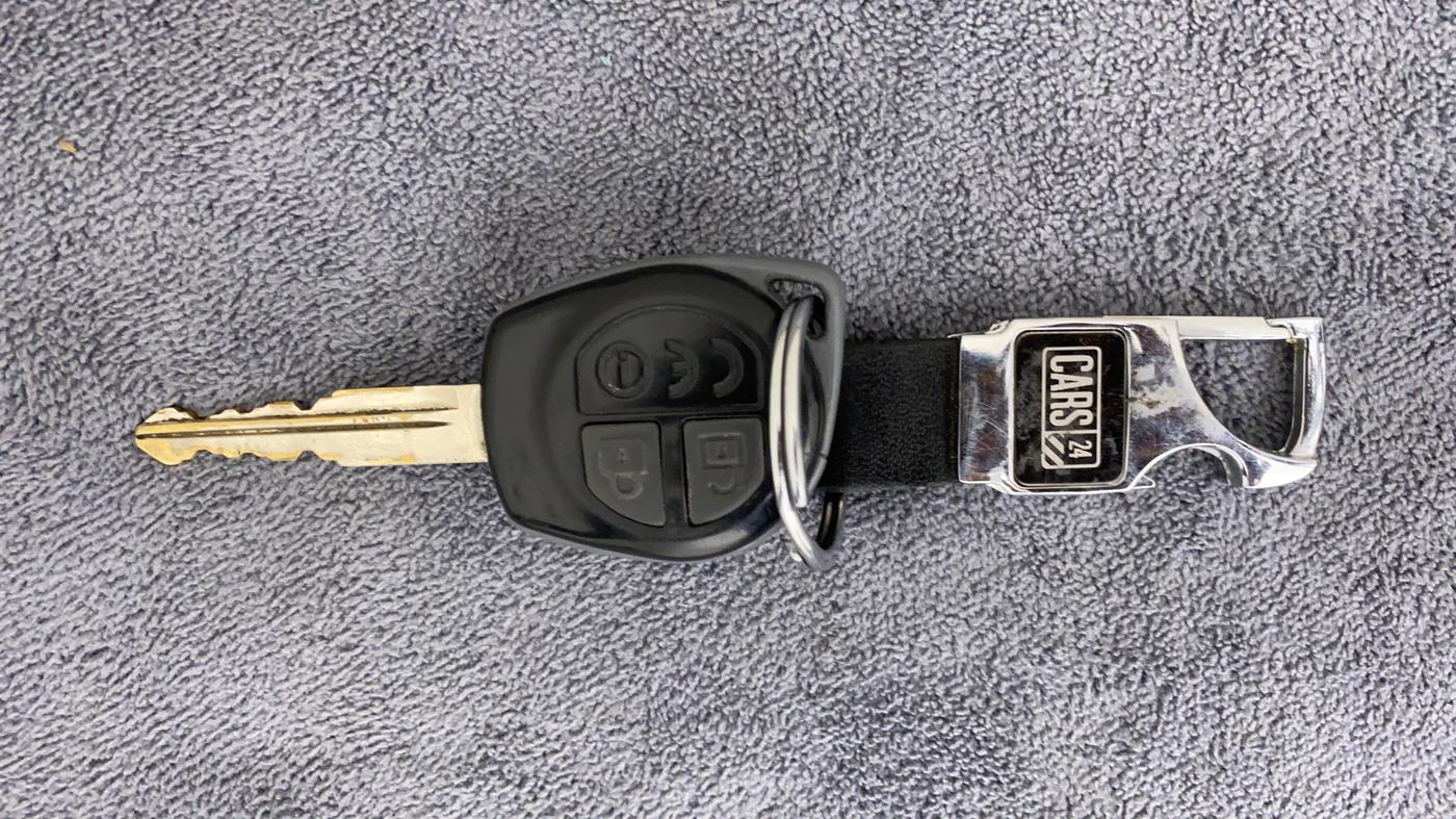 2015 Maruti Swift VXI, Petrol, Manual, 64,703 km, Key Close Up